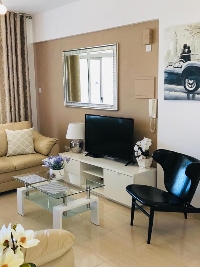 Pool Apartment Ларнака Екстер'єр фото