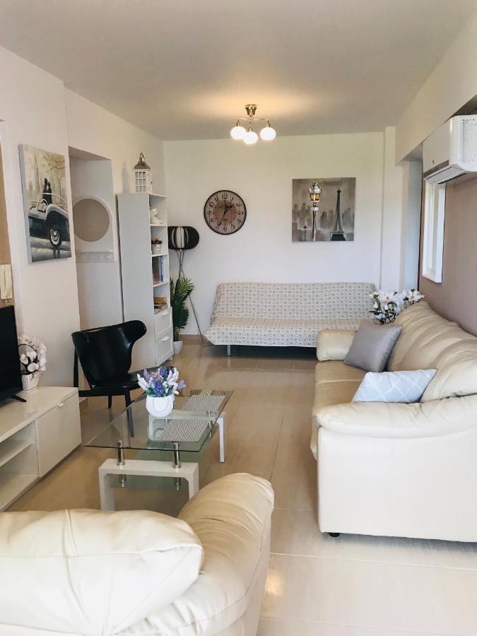Pool Apartment Ларнака Екстер'єр фото
